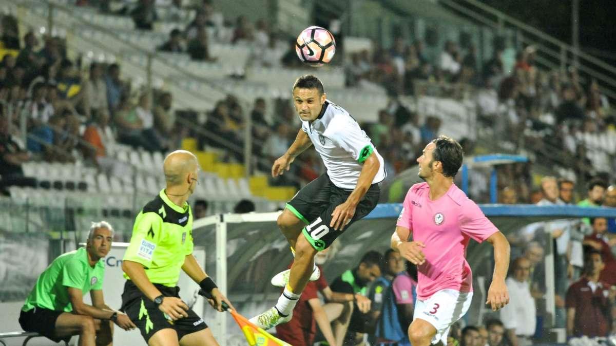 Serie C/C - Le decisioni del Giudice Sportivo: Fioccano le multe. Una squalifica a testa per Taranto, Foggia e Andria