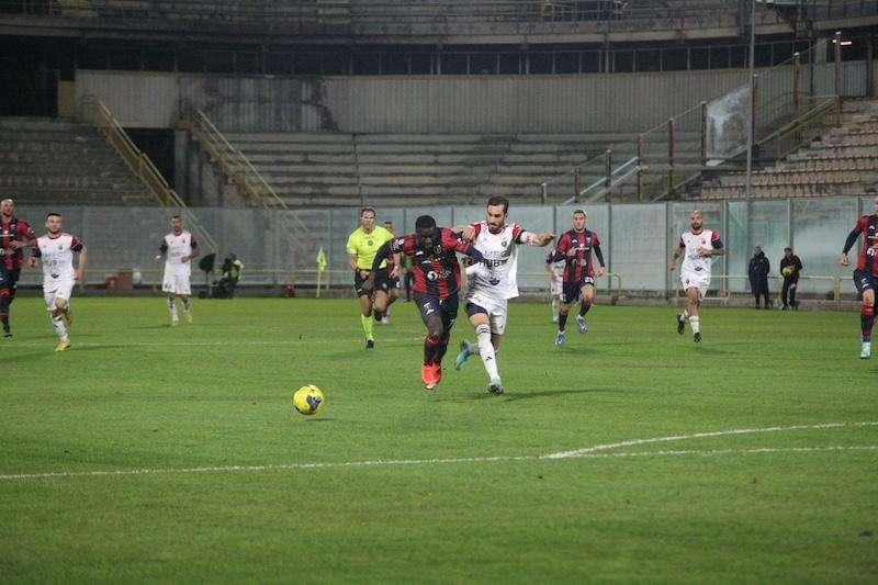 Un gol di Tavernelli castiga il Taranto: la Casertana passa allo Iacovone