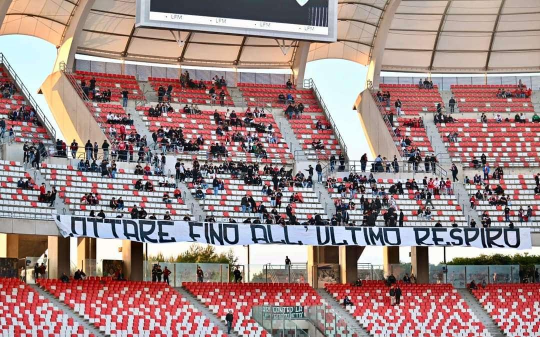 Le formazioni ufficiali di Bari-Brescia: Maiello dal 1', Achik e Acampora per colpire 