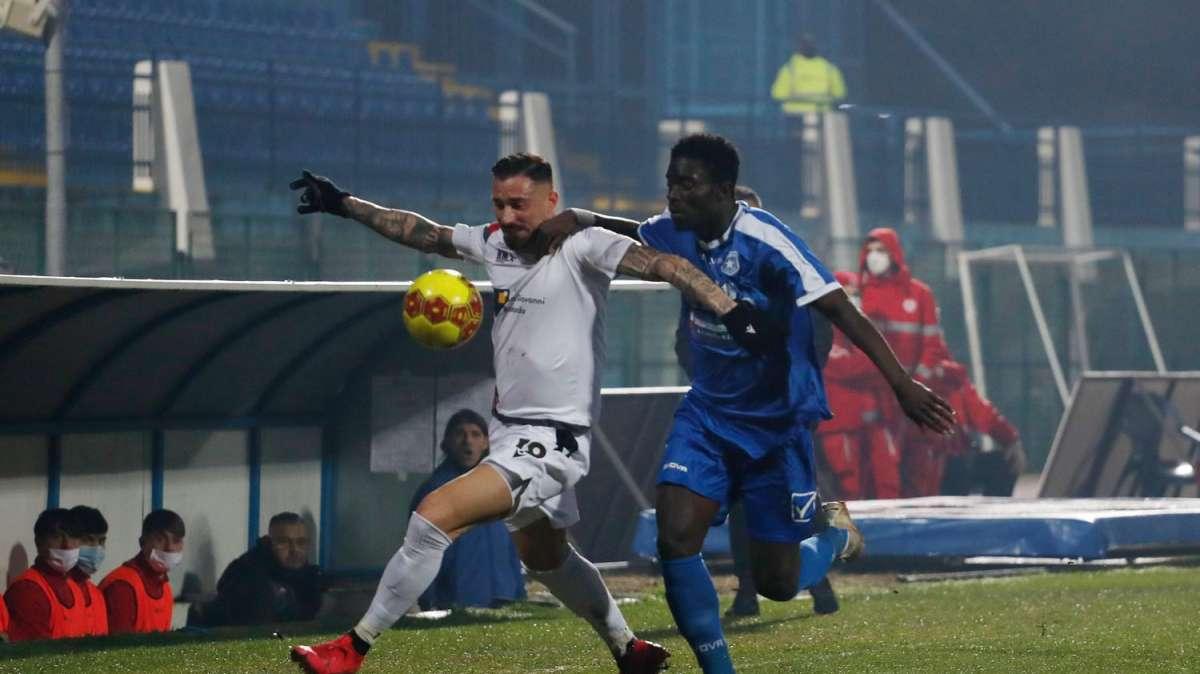 Curcio-Catanzaro, tutto fatto: il calciatore saluta Foggia. Oggi la firma