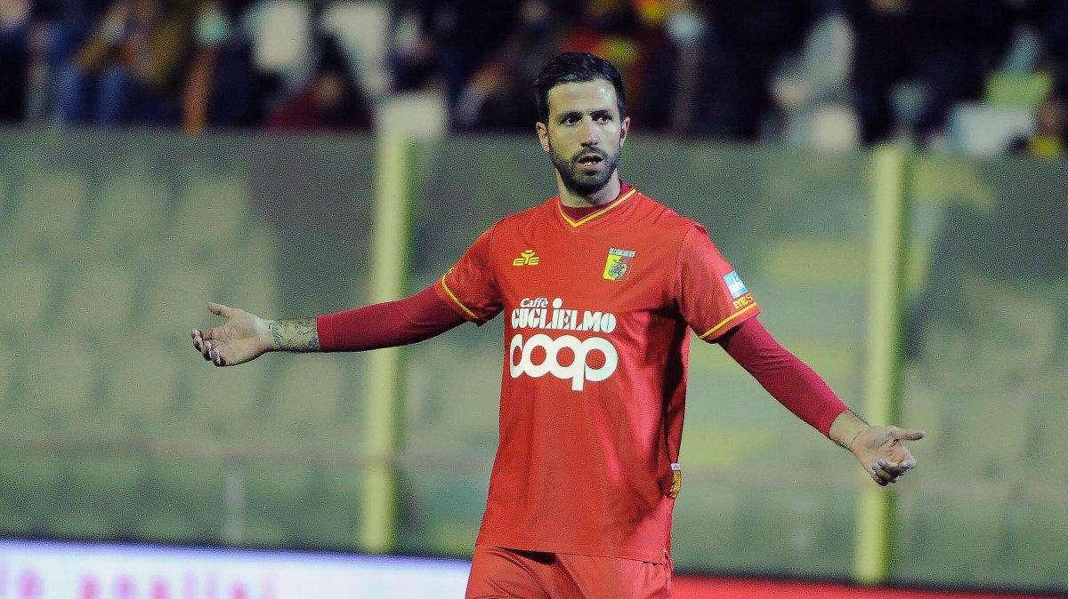 Catanzaro, la doppietta contro il Foggia porta Iemmello a -1 dal record di gol