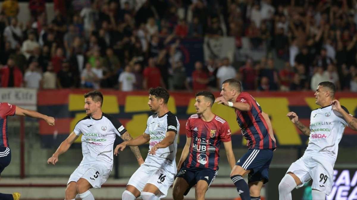 Un gol per tempo, tra Casertana e Monopoli termina 1-1