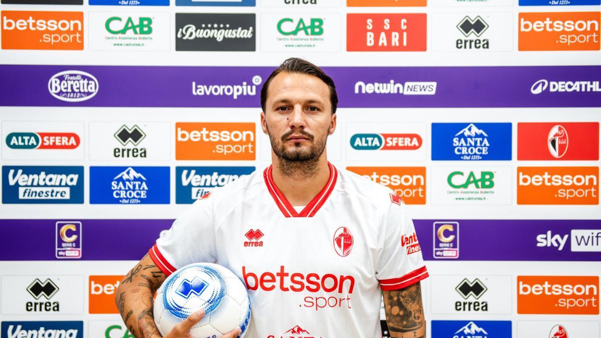 UFFICIALE - Vasile Mogos è un nuovo calciatore del Bari