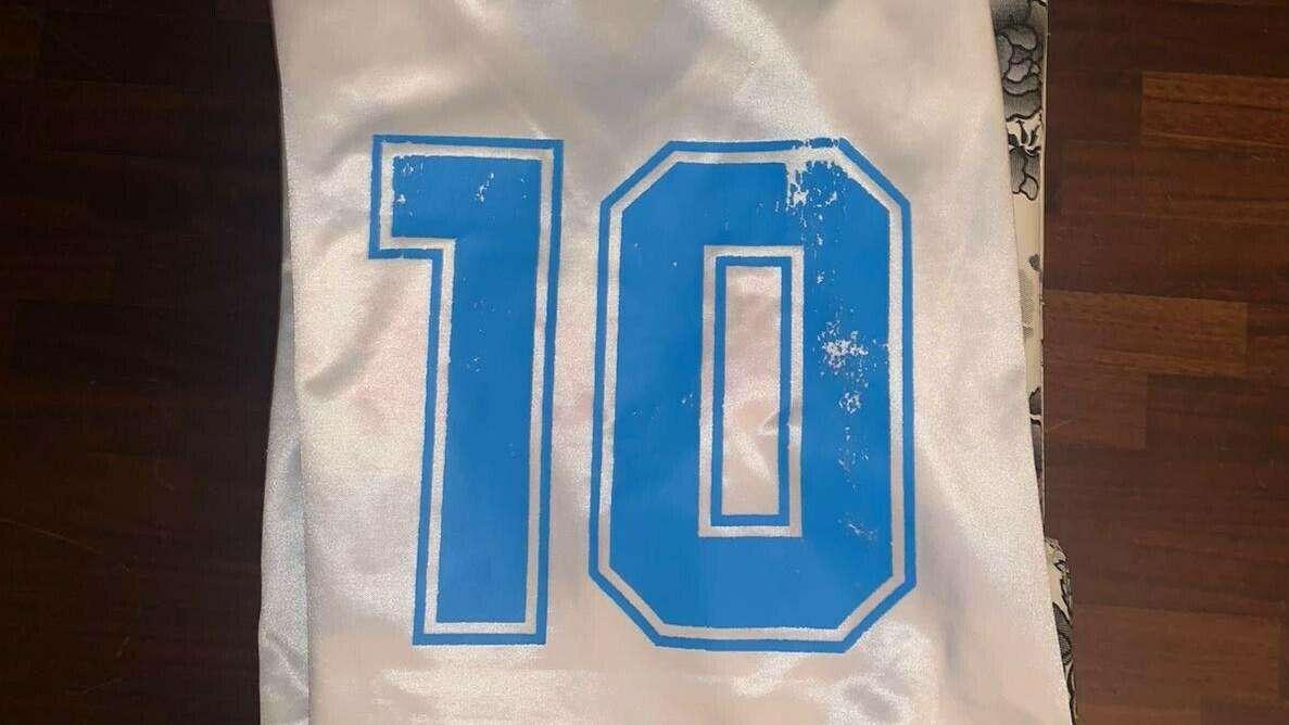 I fratelli Marino e la maglia di Maradona: "In vendita solo per beneficienza"
