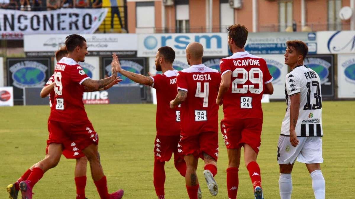 Bari, Antenucci: "I primi tre punti del campionato possono farci lavorare meglio"