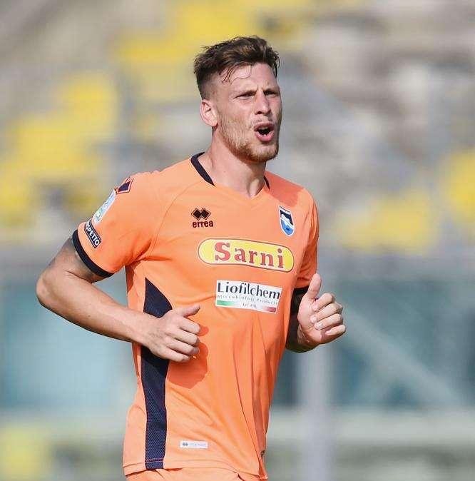 Il mercato a mezzanotte - Lecce, muscoli per il centrocampo. Virtus, preso Delvino. Monopoli, si riparte con Roselli. Bari, si stringe per Perrotta