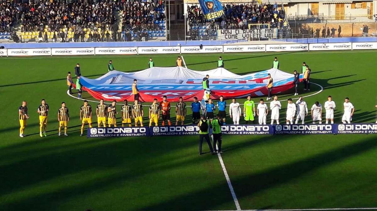 Cerignola-Gravina 2-2: finisce in parità il derby tutto gialloblù 