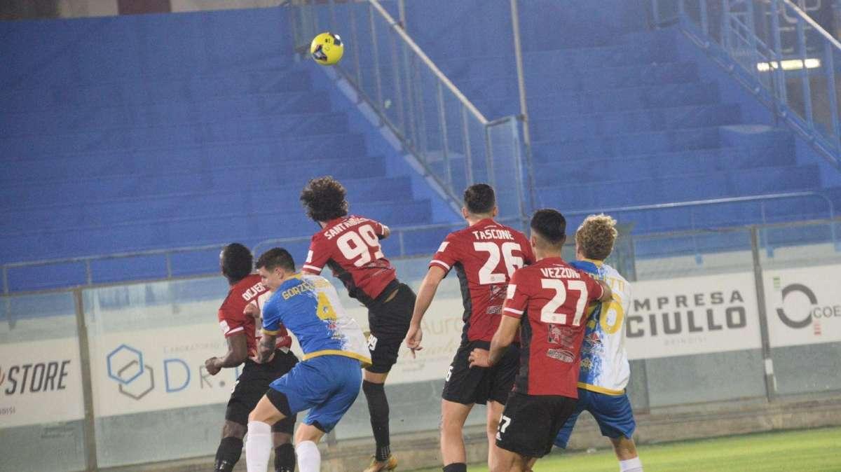 Il Foggia espugna Brindisi: al Fanuzzi termina 0-2, decidono Santaniello e Salines