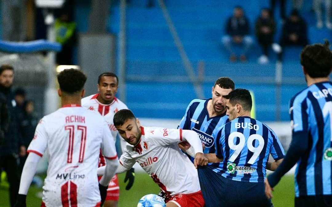 Lecco-Bari 1-0: Buso gela i biancorossi, secondo ko di fila. Involuzione che preoccupa 