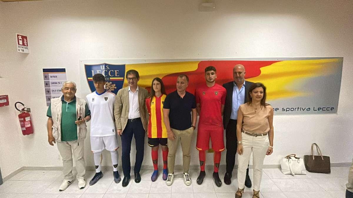 Lecce, varata la campagna abbonamenti 2022/23 e presentate le nuove divise di gioco