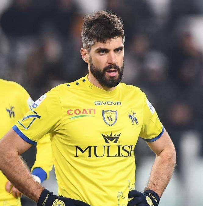 Il mercato a mezzanotte - Lecce: ecco Gabriel, poi Rossettini. Monopoli, Salvemini tris? Bari sogna con Antenucci. Il Nardò riparte da De Luca, il Brindisi conferma Olivieri