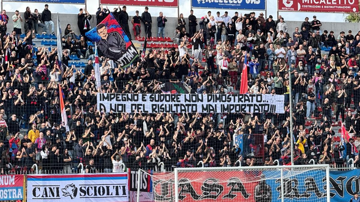 Casarano, manca solo il gol: 0-0 con la Salernitana, ma i rossazzurri ritrovano gioco e fiducia