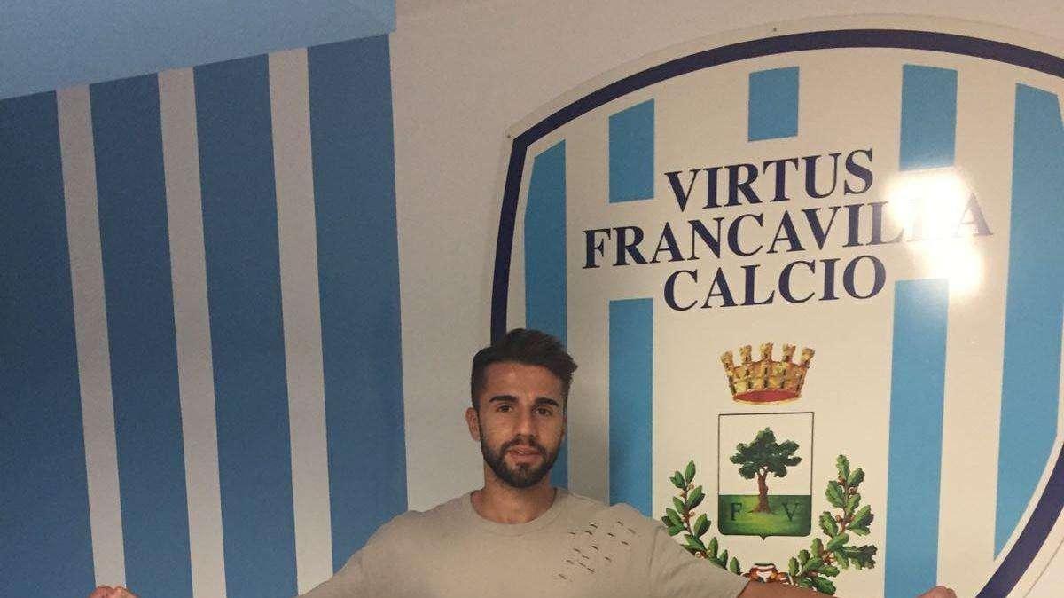 Il mercato a mezzanotte - Bari, si lavora all'arrivo di Marrone. Foggia, il rinnovo di Vacca la priorità. Fidelis Andria, fuori Onescu dentro De Giorgi. Virtus Francavilla, ufficiale l'arrivo di Sicurella. Monopoli, accelerata per Sanseverino