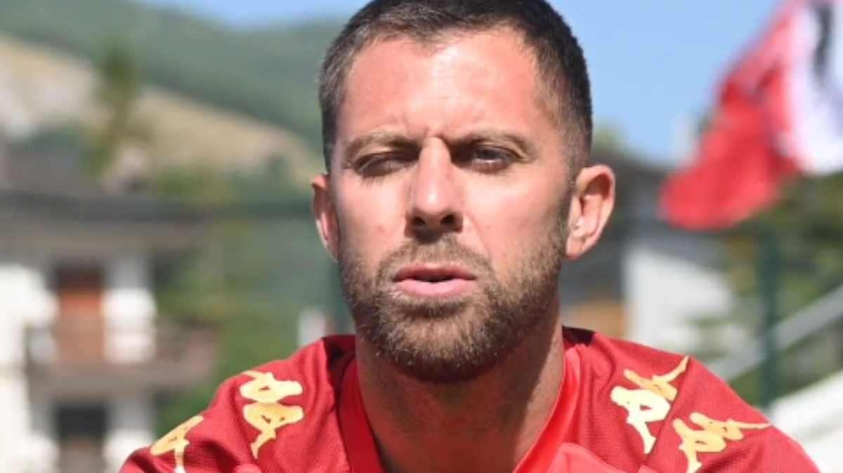 Bari, Menez dopo la diagnosi: "Tornerò più forte di prima, squadra composta da guerrieri"