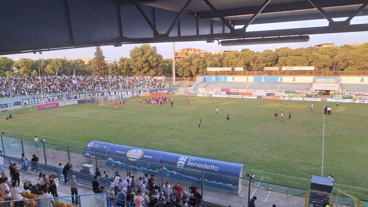 Fidelis Andria-Gravina: 2-1 al Degli Ulivi. I biancoazzurri tornano in vetta