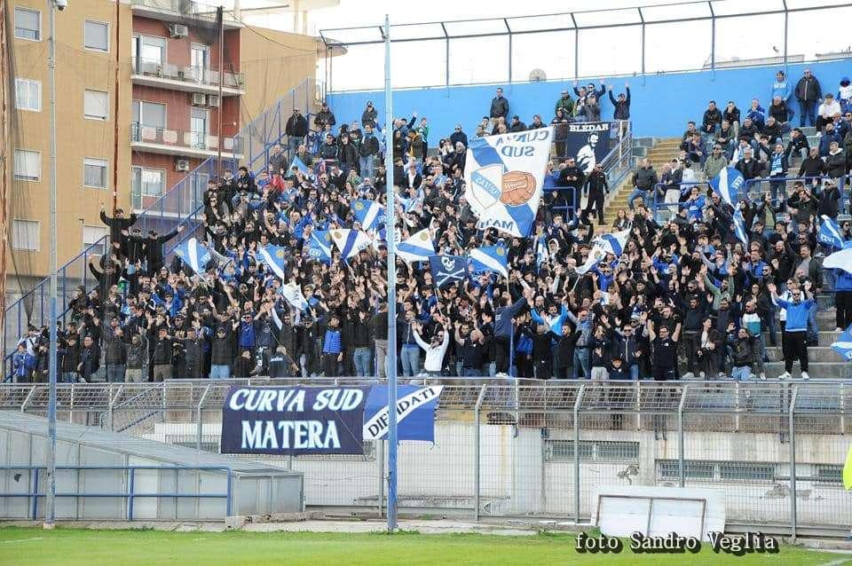 Matera, la nota della Curva Sud: "Diserzione unica soluzione"