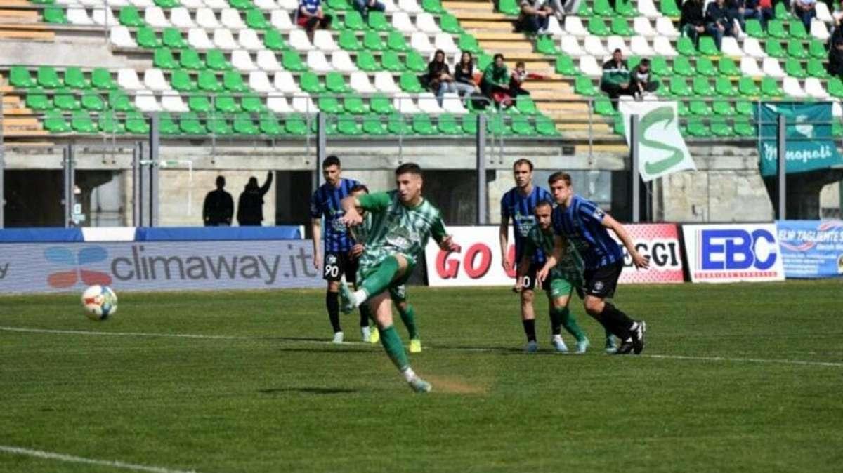 Il Monopoli torna al successo: Latina battuto 3-1 al "Veneziani"
