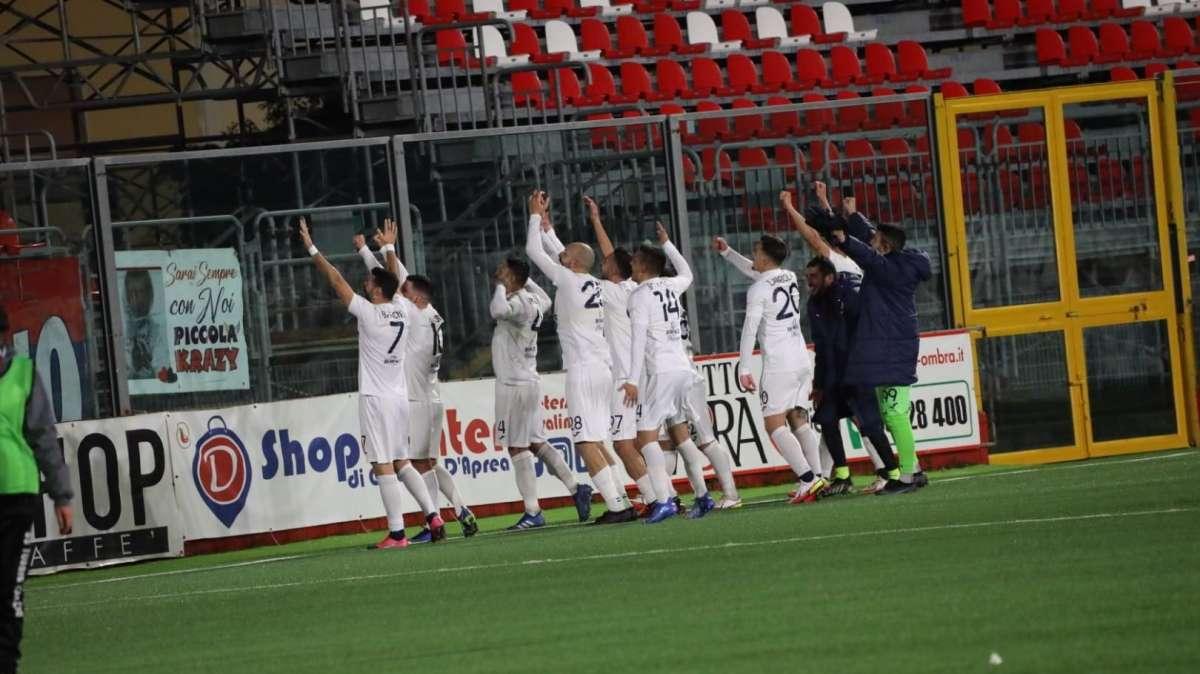 Taranto, irrompe il Covid-19: ci sono sette positivi