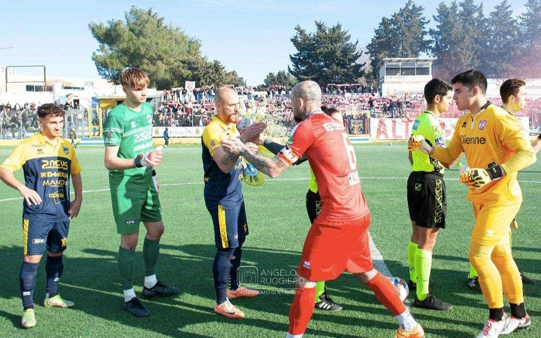 Gravina-Altamura 0-0, i gialloblù spaventano la capolista 