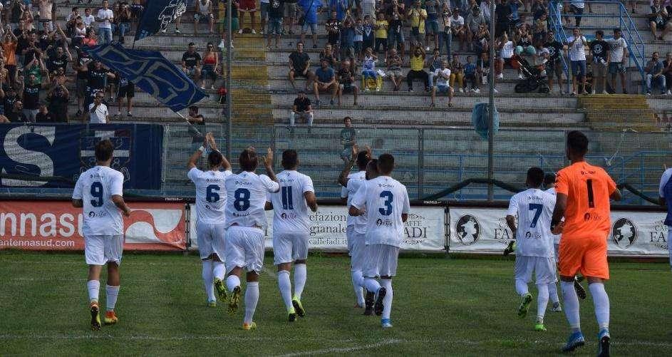 Probabili Formazioni di Brindisi-Grumentum: Olivieri con il 4-3-3, out Escu e Corbier