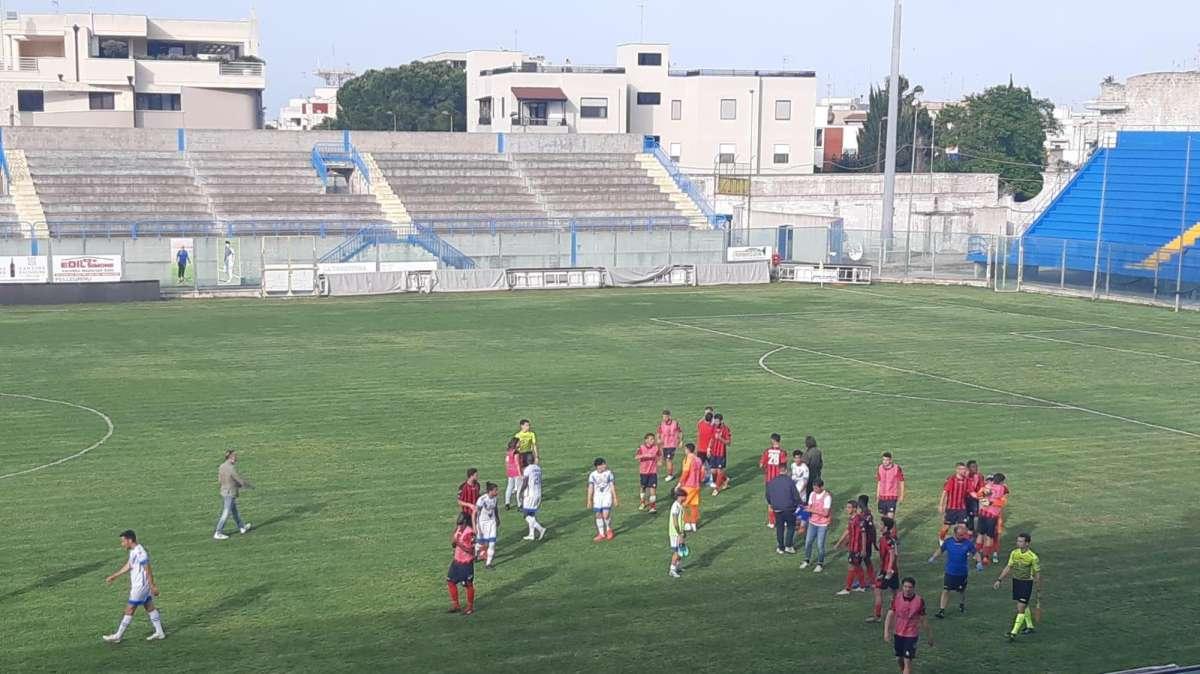Brindisi, sconfitta e rabbia: annullato il pari, fa festa il Picerno