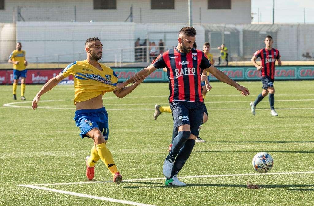 Brindisi, assalto a un difensore ex Nardó 