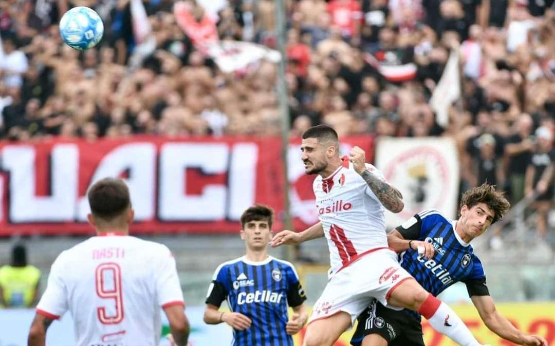 Pisa-Bari 1-1: Akpa-Chukwu salva l'imbattibilità dei biancorossi 