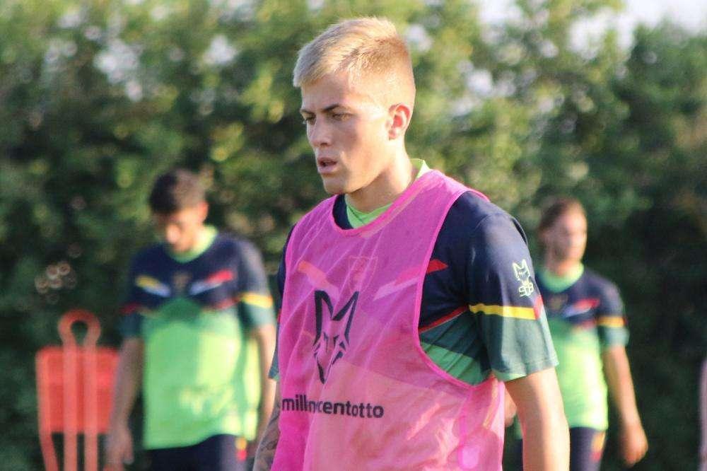 Lecce, Felici da oggi sarà un nuovo calciatore del Palermo
