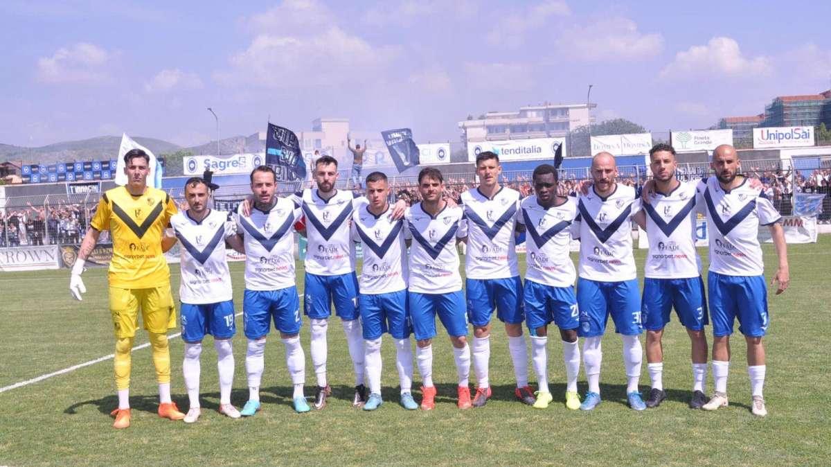 Gladiator-Brindisi 0-2: i biancazzurri vincono e centrano lo spareggio per la C