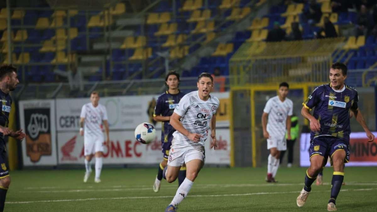 Il Foggia soffre ma esce indenne dalla tana della capolista: reti bianche con la Juve Stabia