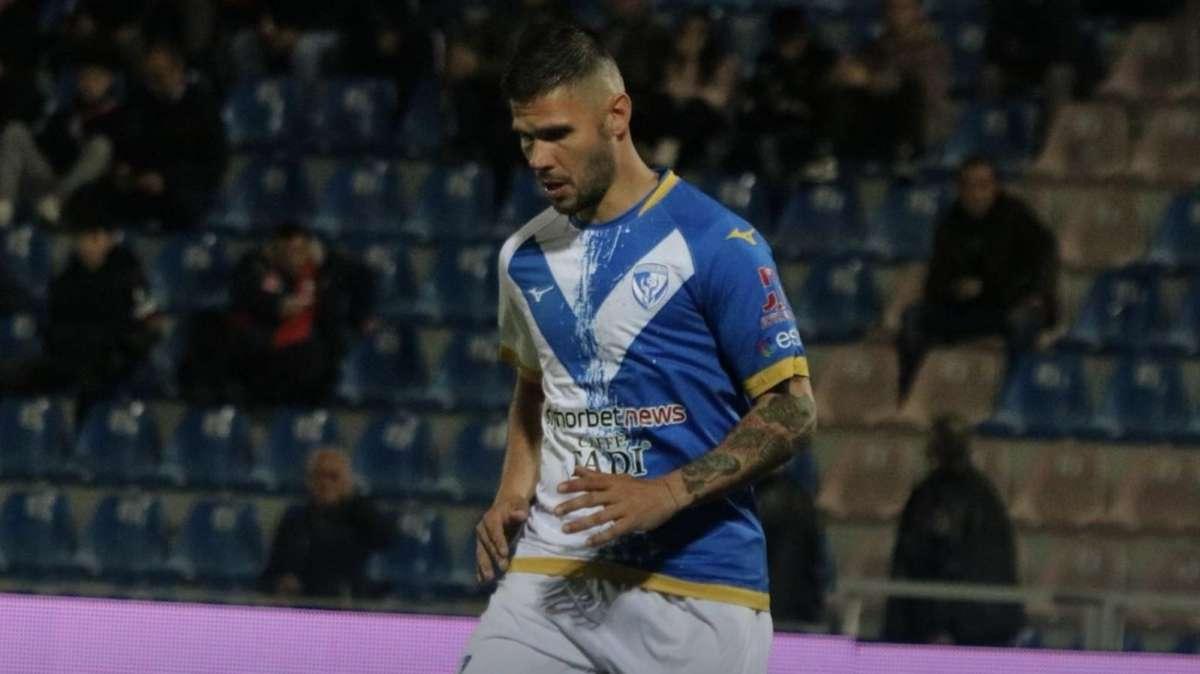 Il Brindisi espugna Crotone ma retrocede prima di giocare: allo Scida è 1-2