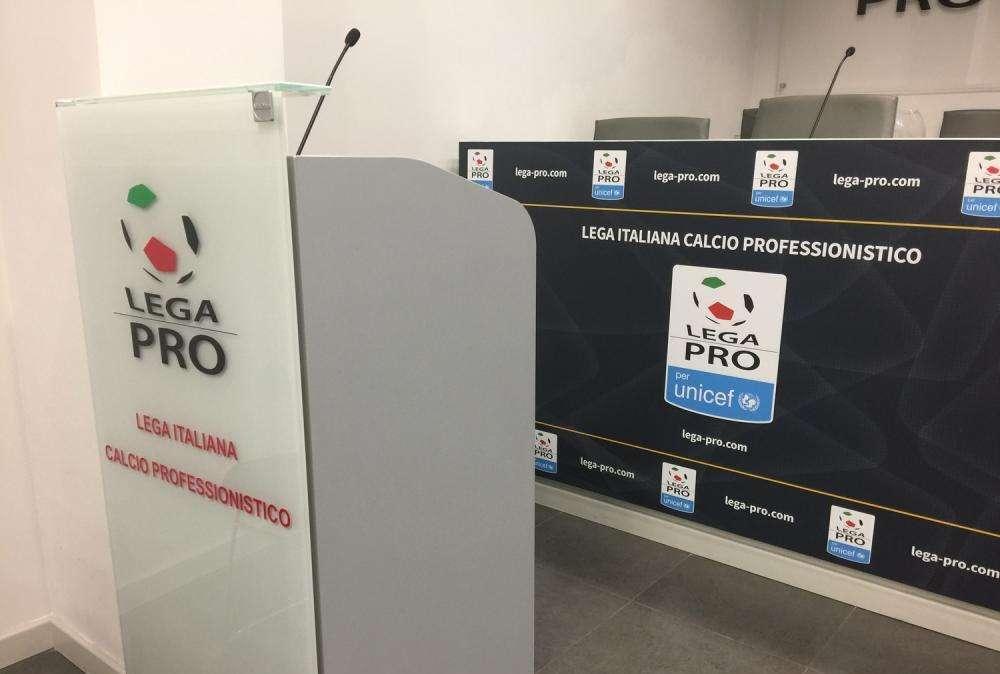 Serie C, bufera fidejussioni: altri dieci club rischiano l'esclusione dal campionato