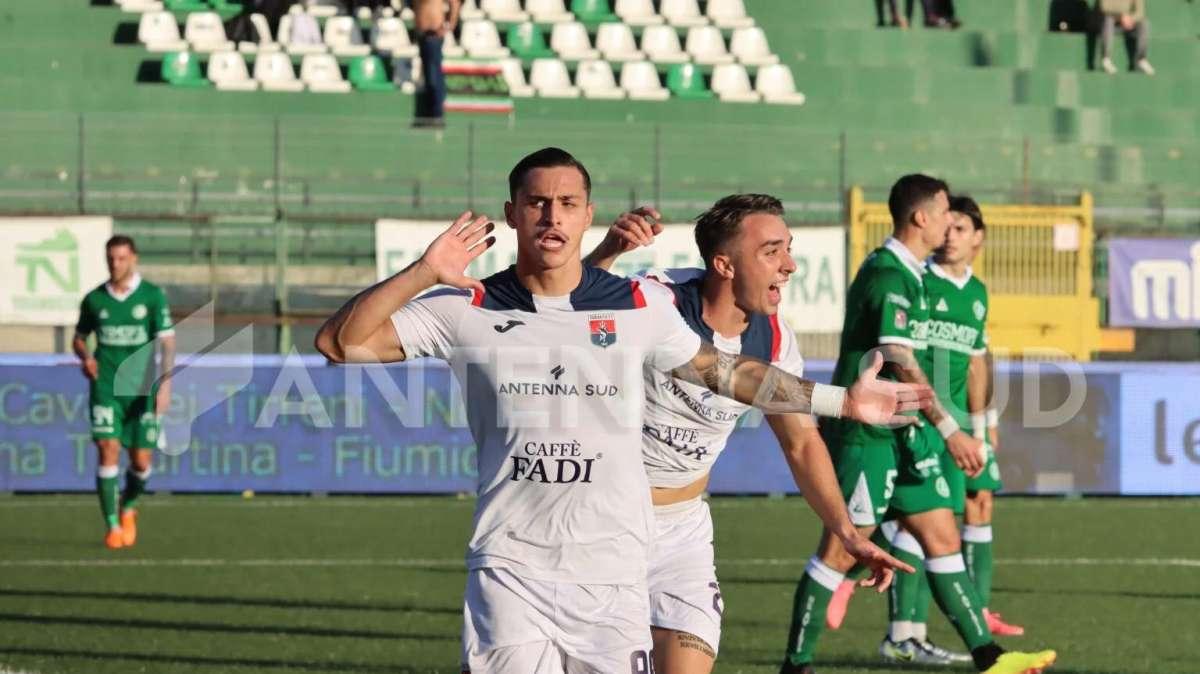 Taranto, Battimelli: "L'affetto dei tifosi mi rende orgoglioso"