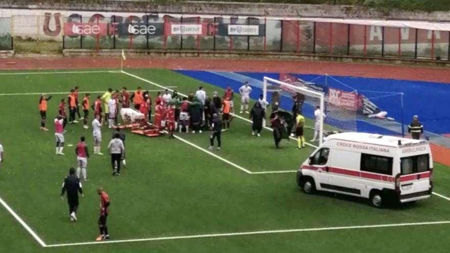 Casertana-Rotonda, portiere lucano soccorso con defibrillatore. Paura al "Pinto"