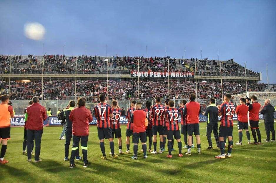 Il Taranto si congeda dal campionato con un pari: divertente 2-2 a Picerno