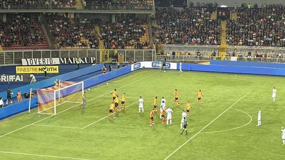 Lecce-Inter 1-2, all'ultimo respiro Dumfries abbatte i giallorossi