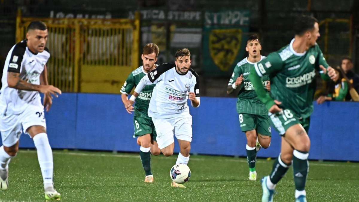 Il Monopoli crolla nella ripresa, l'Avellino vince 4-0 al "Partenio"