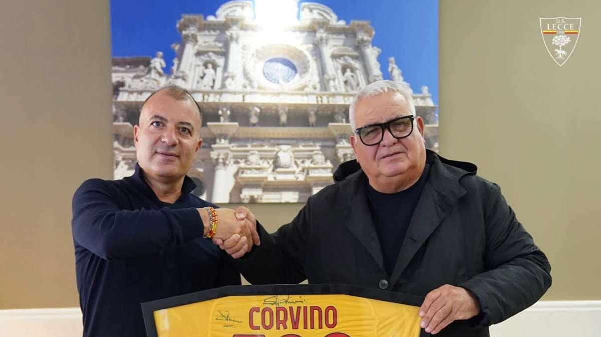 Lecce, maglia celebrativa per Corvino: 300 partite in Serie A