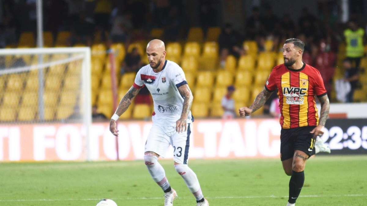 Taranto-Cerignola, problema nel riscaldamento per Calvano: gioca Romano