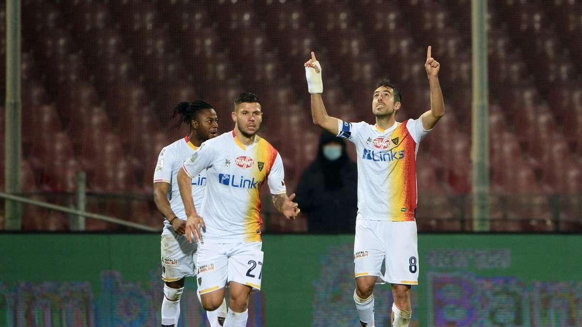 Le probabili formazioni di Lecce-Cosenza: Mancosu sì, Rodriguez ce la fa