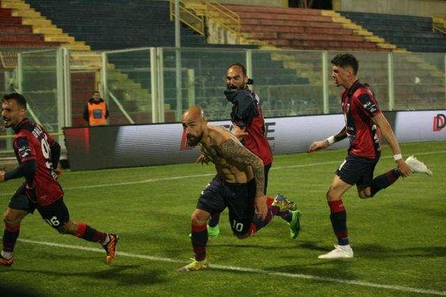 Simeri fa espodere lo Iacovone: il Taranto supera 1-0 l'Avellino