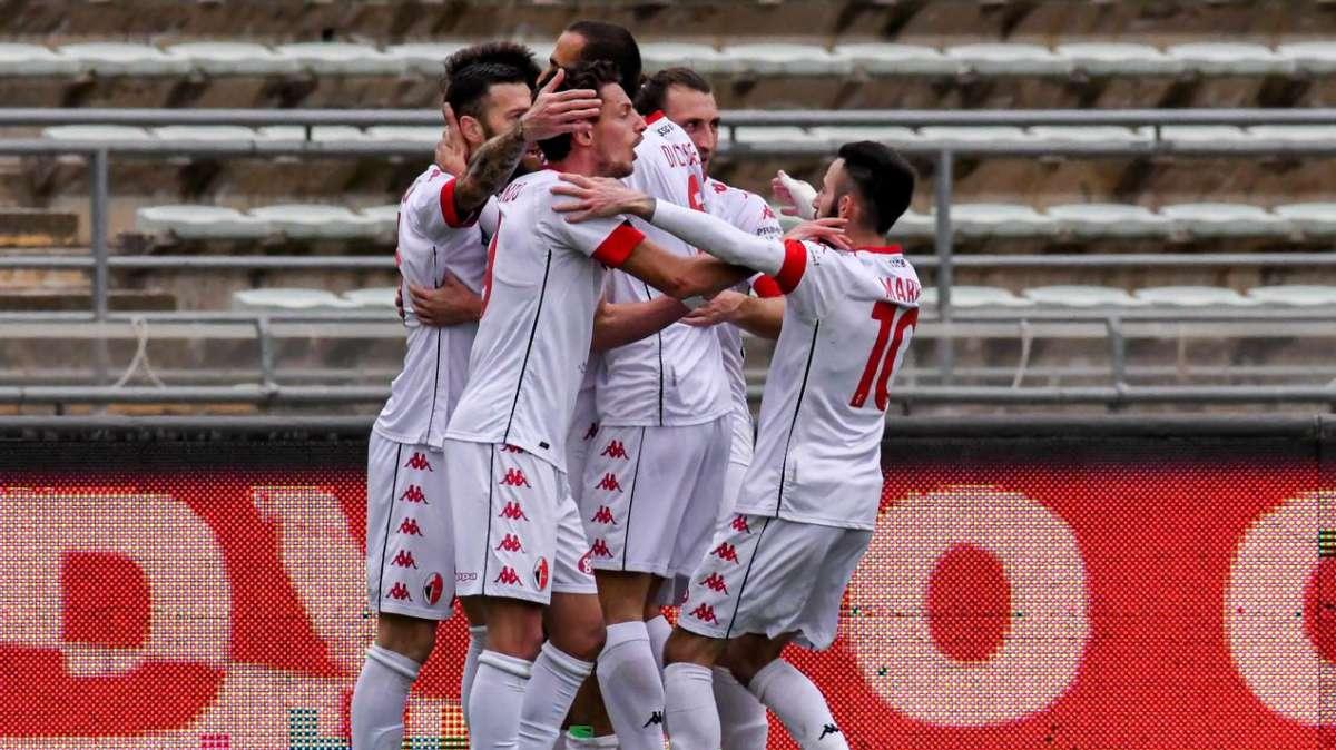 Bari e Avellino, volata per il secondo posto: il calendario a confronto
