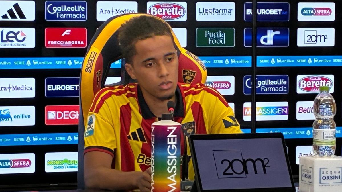 Lecce, Ngom: “Oggi non c’è nulla da salvare, lavoriamo per ripagare l’affetto dei tifosi”