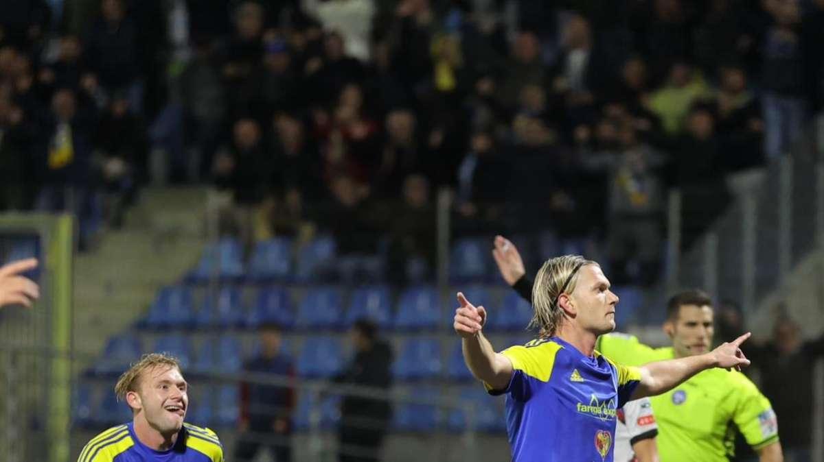 Vittoria storica del Cerignola, al "Monterisi" Catania battuto 1-0