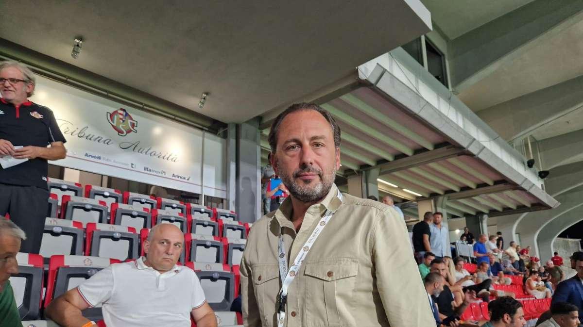 Bari, De Laurentiis contestato in tribuna al San Nicola dai tifosi 