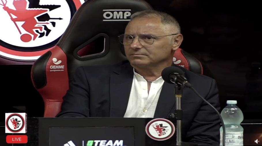 Foggia, il dg Milillo: "Ridimensionamento? Puntiamo sui giovani, a breve arriverà qualcuno"