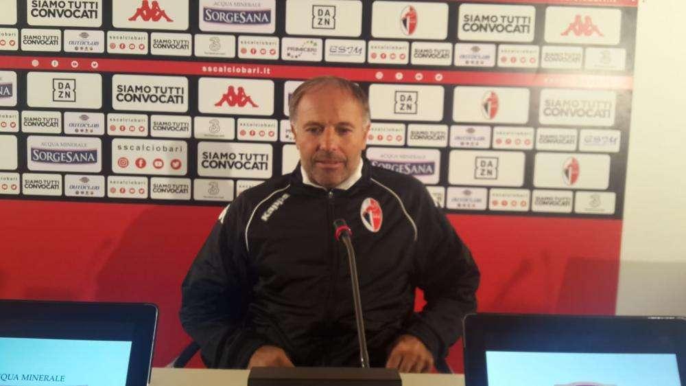 Bari, Cornacchini: "Pronti per Francavilla. Critiche? Quanti professoroni"