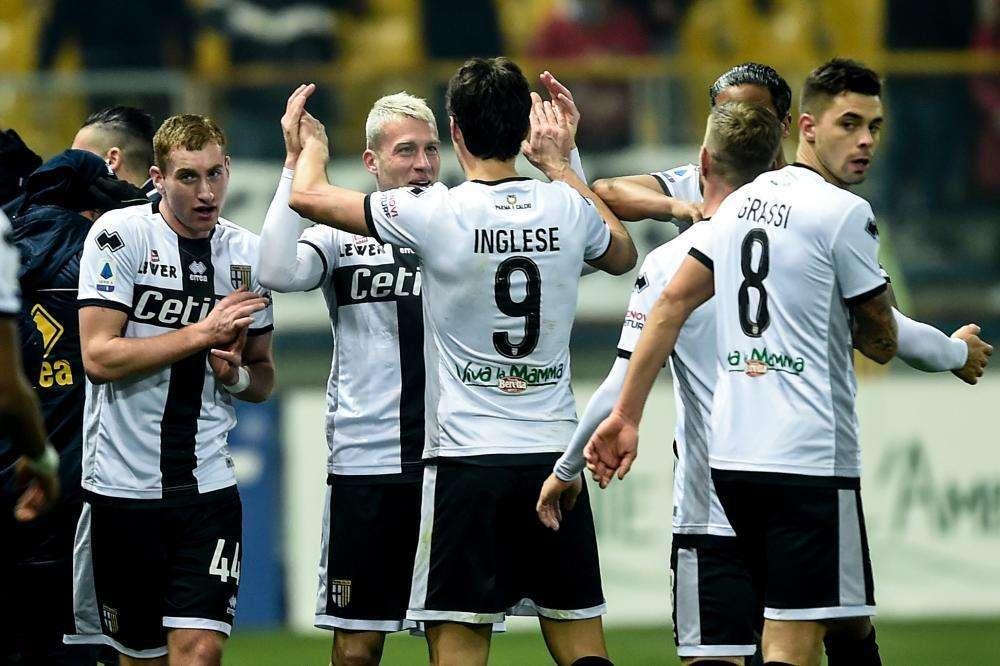 Serie A, primo caso di positività: Parma in ritiro, ma si gioca