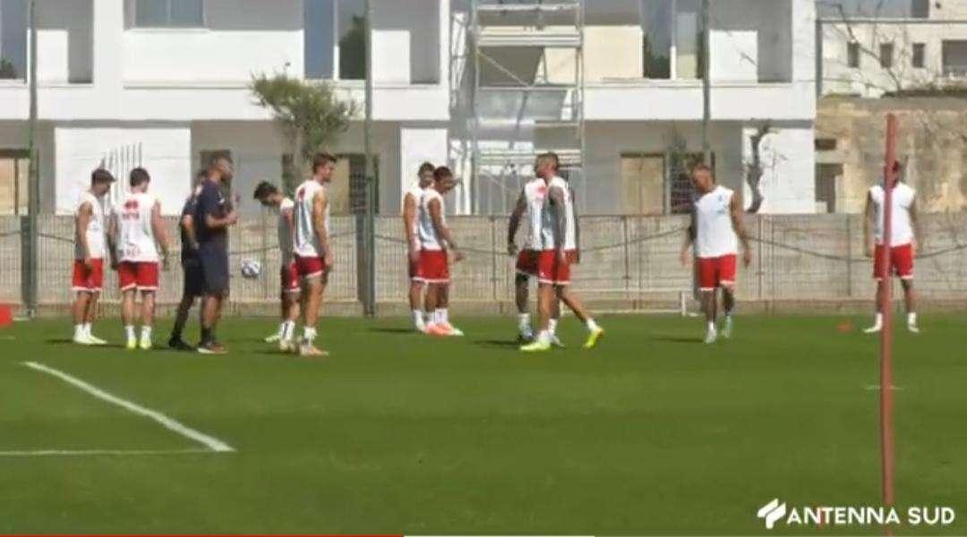 Bari, oggi l'addio ufficiale di Di Cesare al calcio. Col Giugliano si gioca a porte chiuse