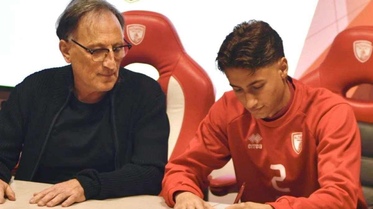 UFFICIALE - Altamura, Mogentale resta in biancorosso: contratto fino al 2028